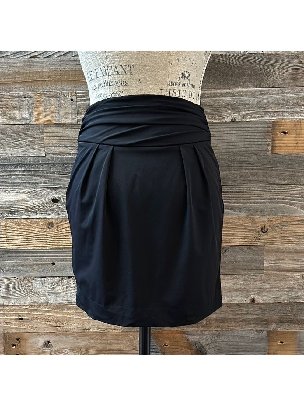 DVF Athletic Casual Skirt, Size 4 - Picture 4 of 7